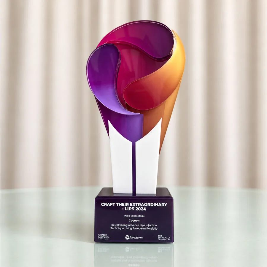 The Juvéderm Craft Extraordinary Lips 2024 trophy