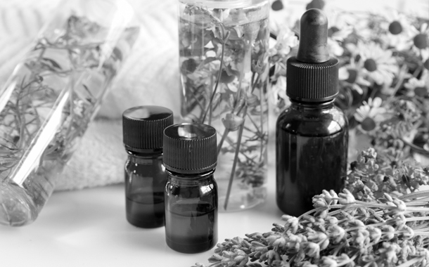 Four Reasons To Try Frankincense Essential Oil For Gray Hair - Due