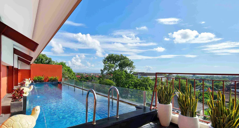 Rooftop pool at Four Star by Trans Hotel Bali Rooftop pool at Four Star by Trans Hotel Bali